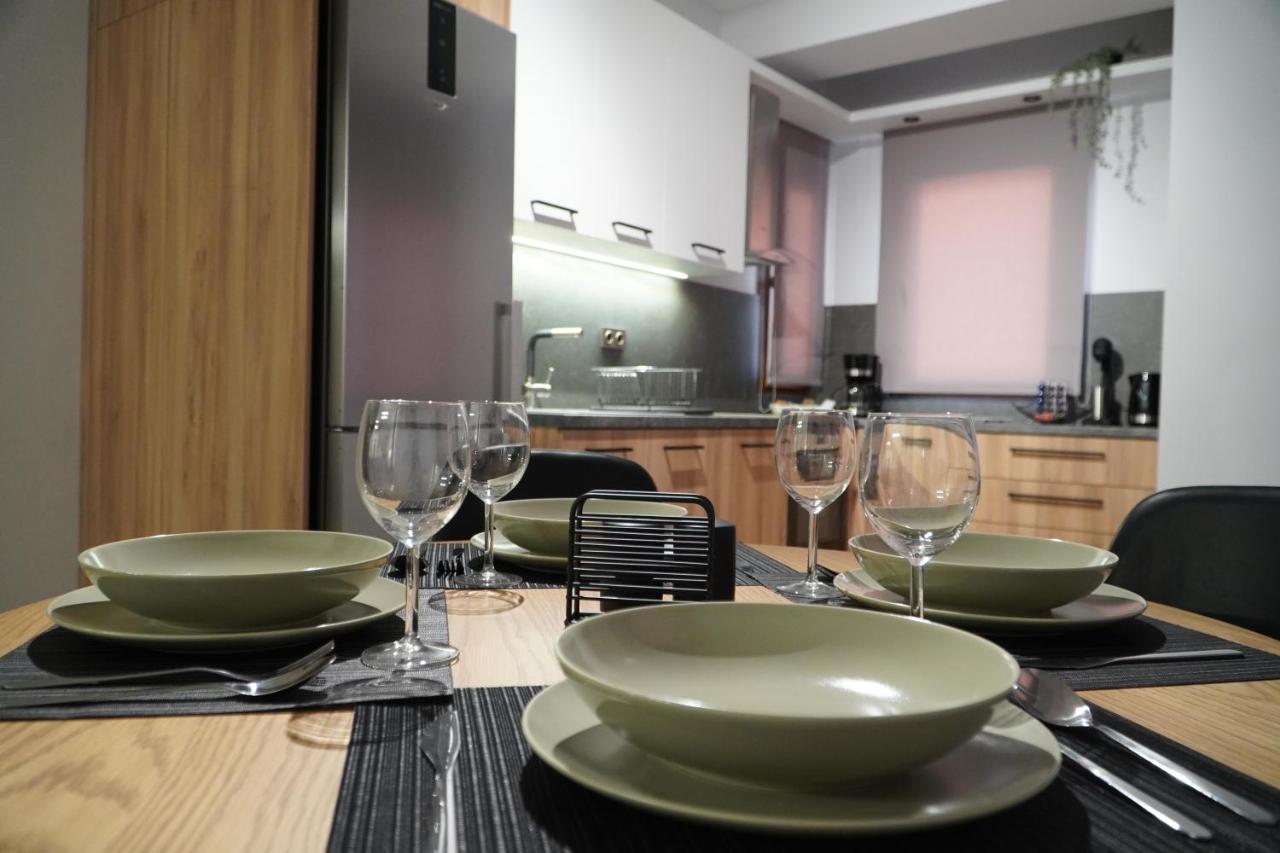 Modern Apartment In Οld Τown Солун Екстериор снимка