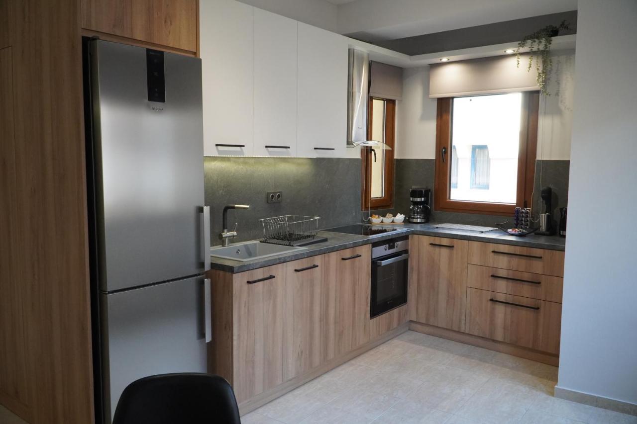 Modern Apartment In Οld Τown Солун Екстериор снимка